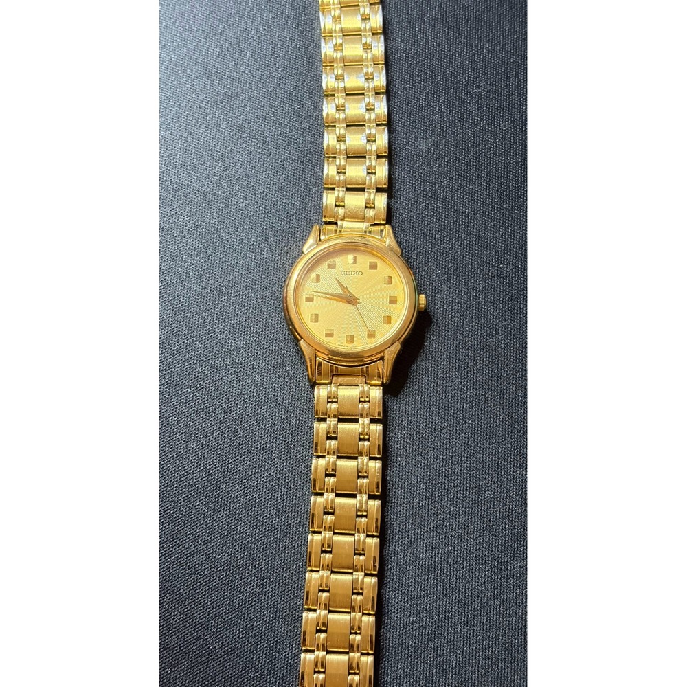 Seiko Quartz Dress Watch Womens Gold V701-1930 Textured Dial Vintage